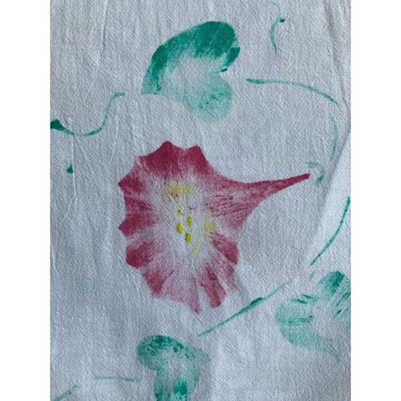 Vintage Floral Printed Tapestry Tea Towel With Yellow Crocheted Border - Picture 4 of 7